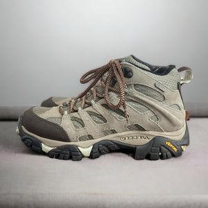 Merrell Moab hiking boots size 7
